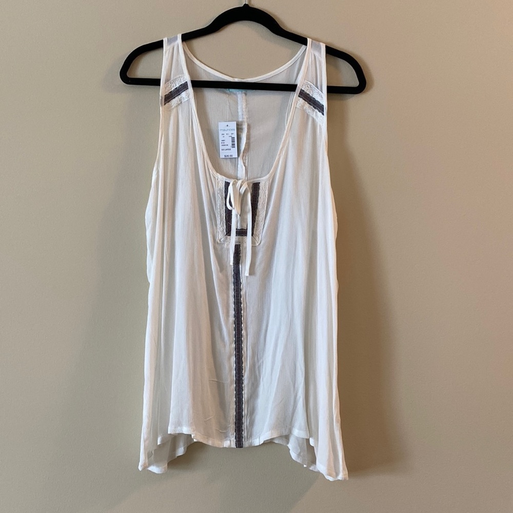 Maurices Size XXL White Embroidered Tank